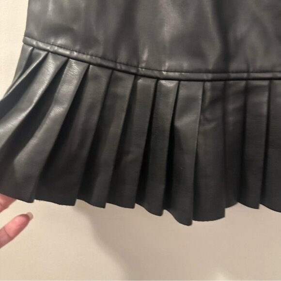 Zara Black Faux Leather Pleated Mini Skirt Women’s Medium Chic Modern Style - Picture 7 of 12